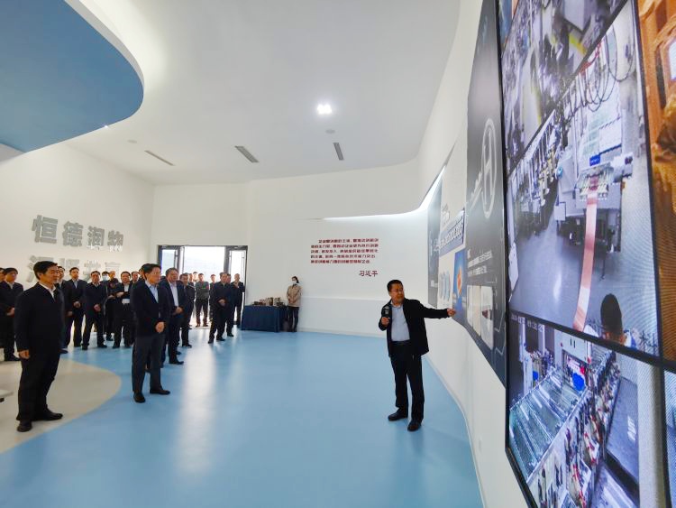 全市重大項目推進工作現場會現場觀摩新恒匯高精度蝕刻引線框架生產項目
